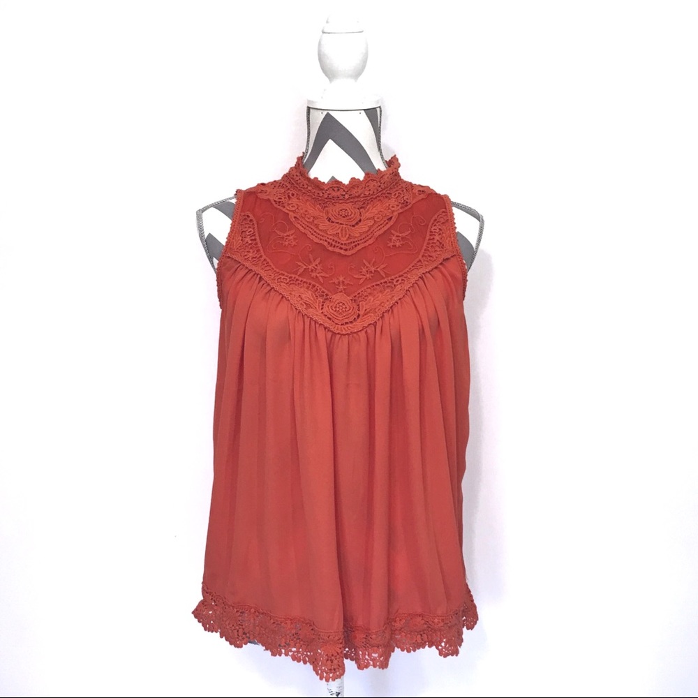 A Dip of Darling-Sleeveless Blouse-Lacey.EUC-Sz Small